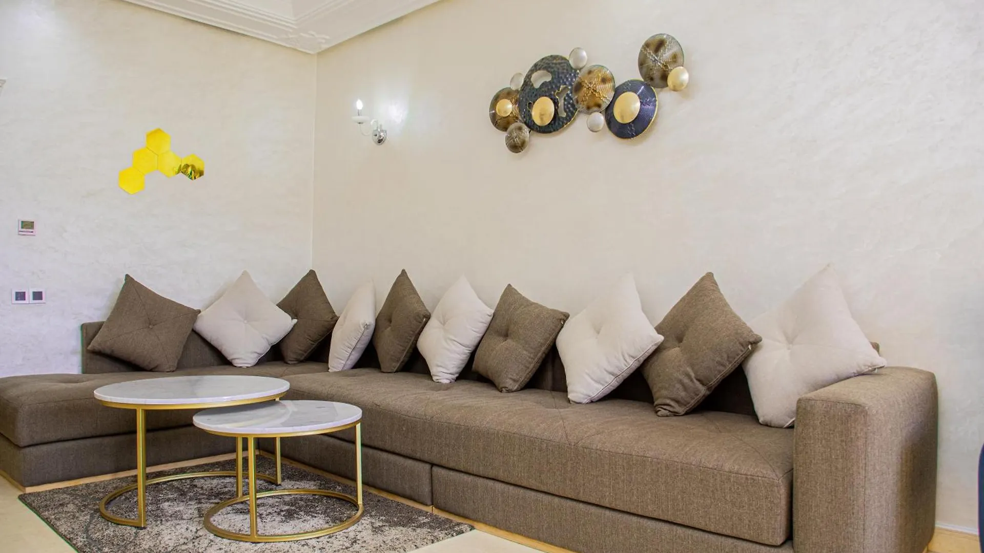 Tibouda House Deluxe Avec Piscine - Familiale Daire Marakeş